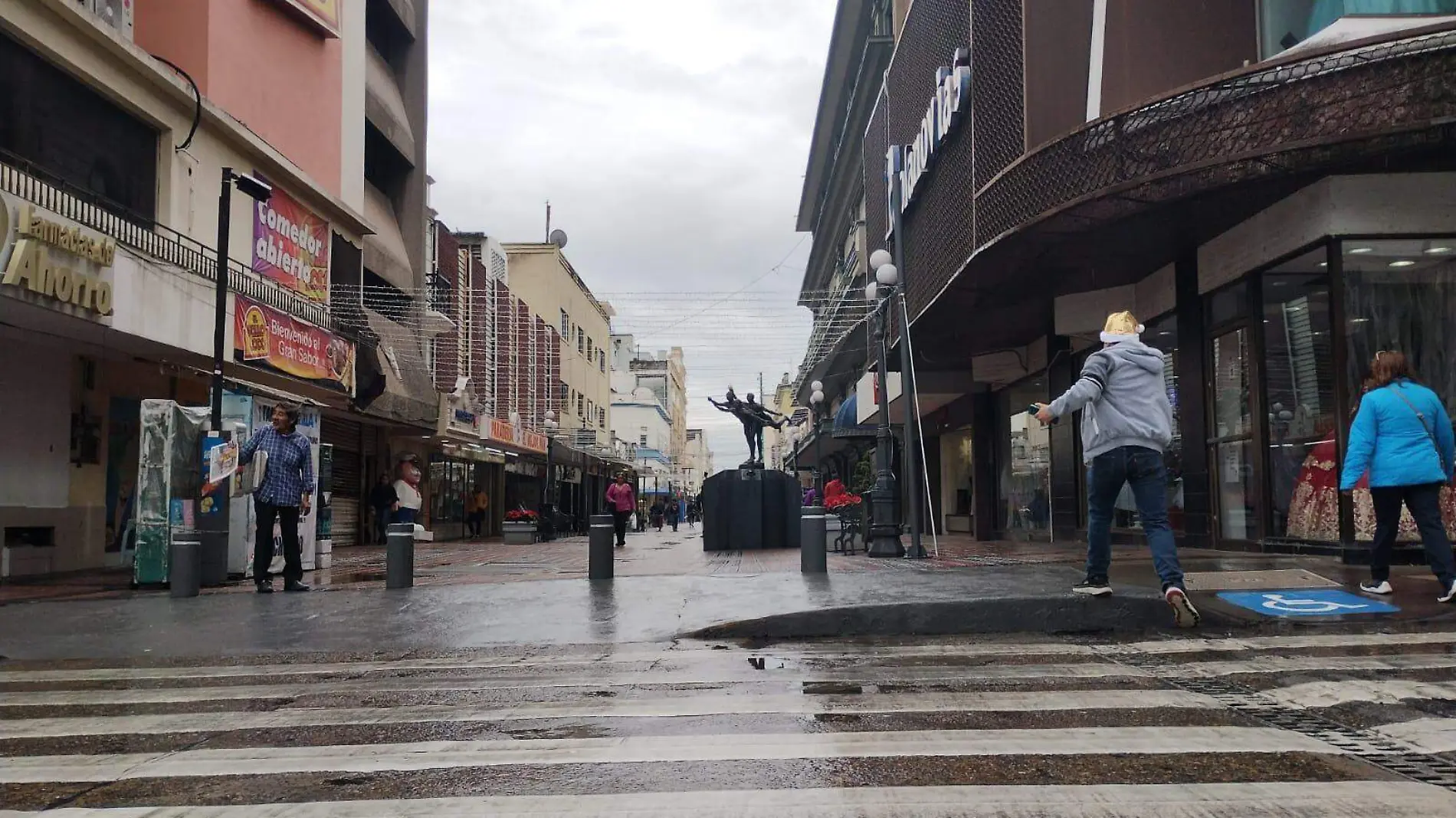 Autoridades estatales toman medidas contra las próximas tormentas invernales